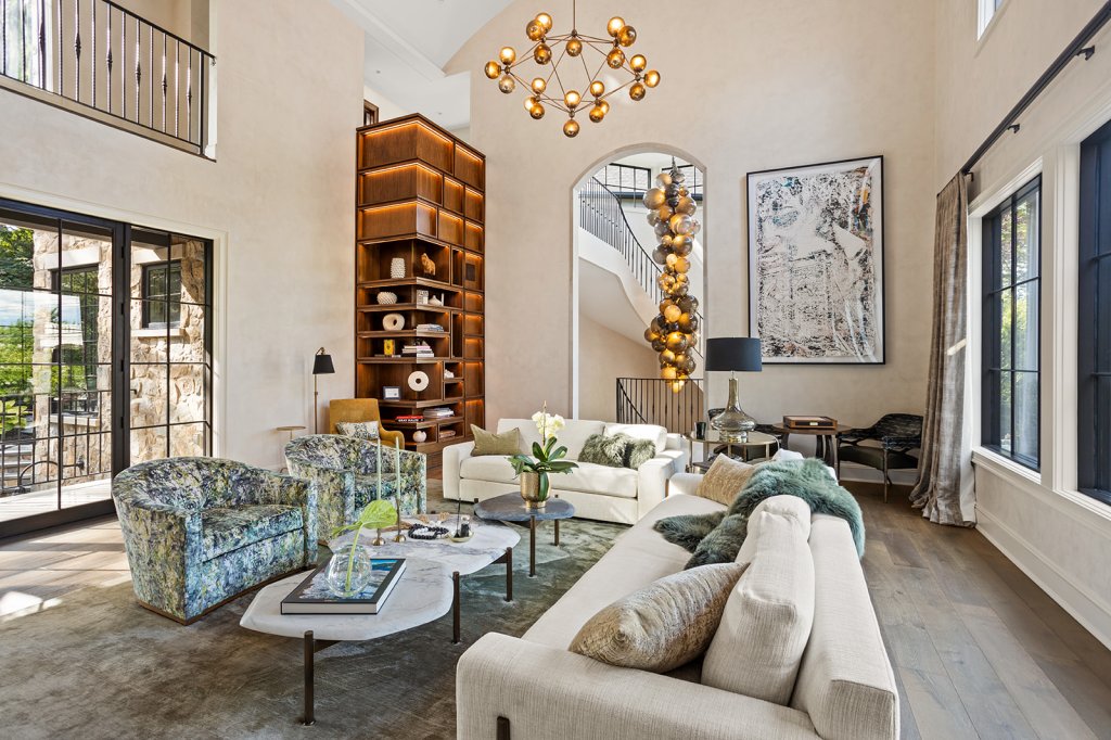 Pool and outdoor area