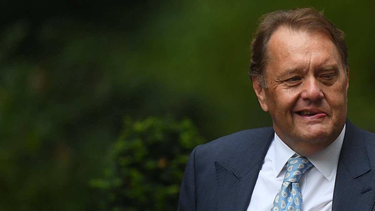 Conservative MP urges party to change or wither, arguing for authentic conservatism