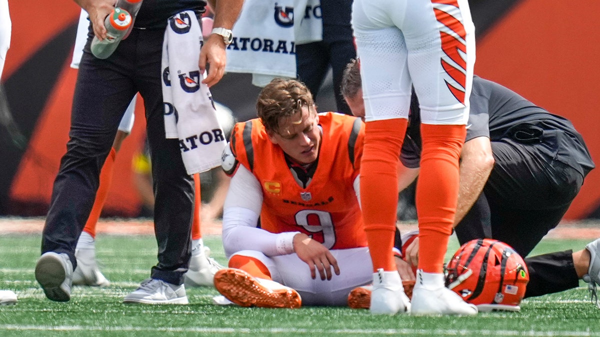 Joe Burrow sidelined at least three months with turf toe; specialist explains injury and recovery outlook