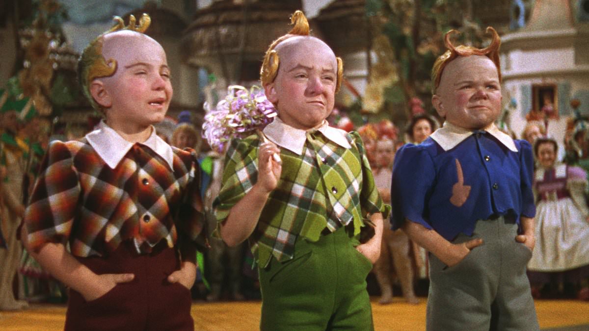 Last surviving Wizard of Oz Munchkin dies at 94, reviving debate over set’s reputation