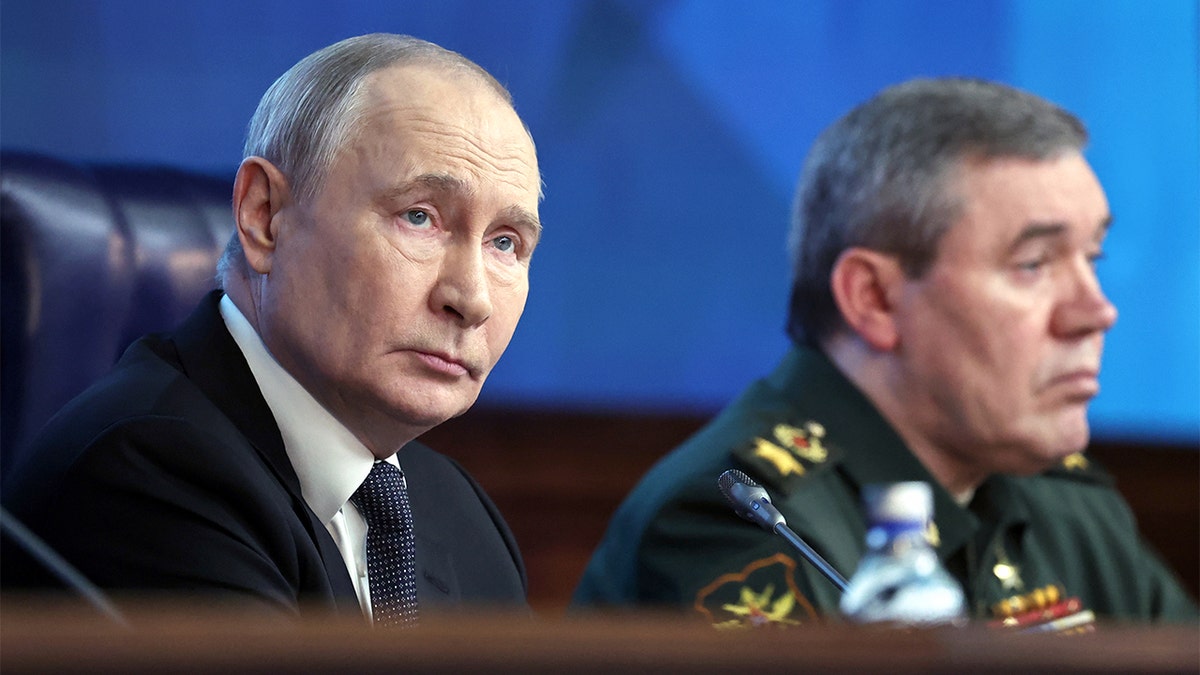 Putin with Valery Gerasimov
