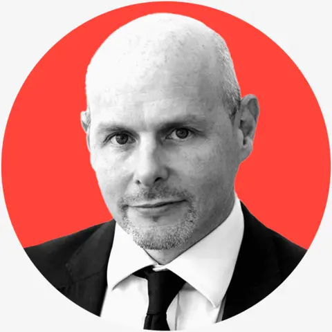 Carspreading sparks policy clash as cities weigh limits on large vehicles