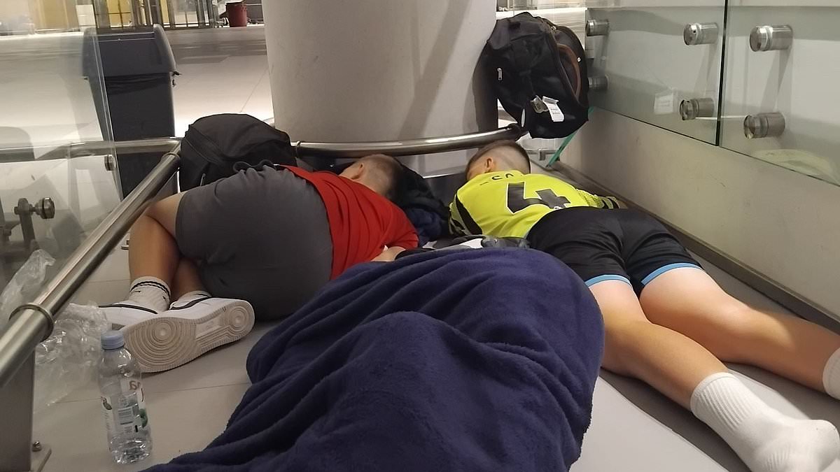 British family says EasyJet left them sleeping on Split airport floor after emergency landing