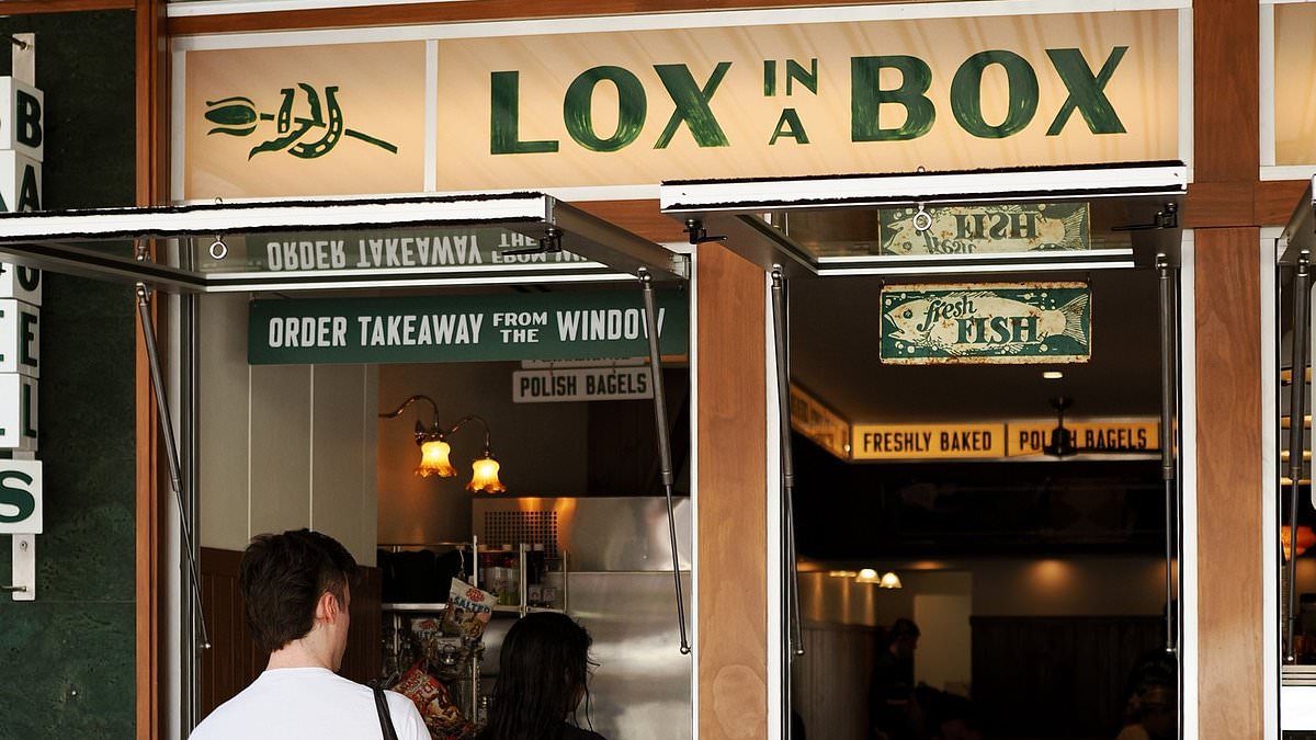 Sydney bagel chain forced to spend $23,000 after council orders window changes