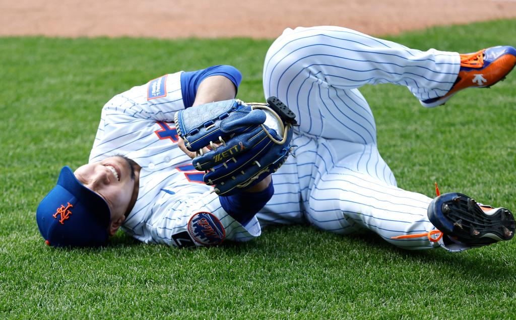 Mets face pivotal week after misthrow, Senga injury