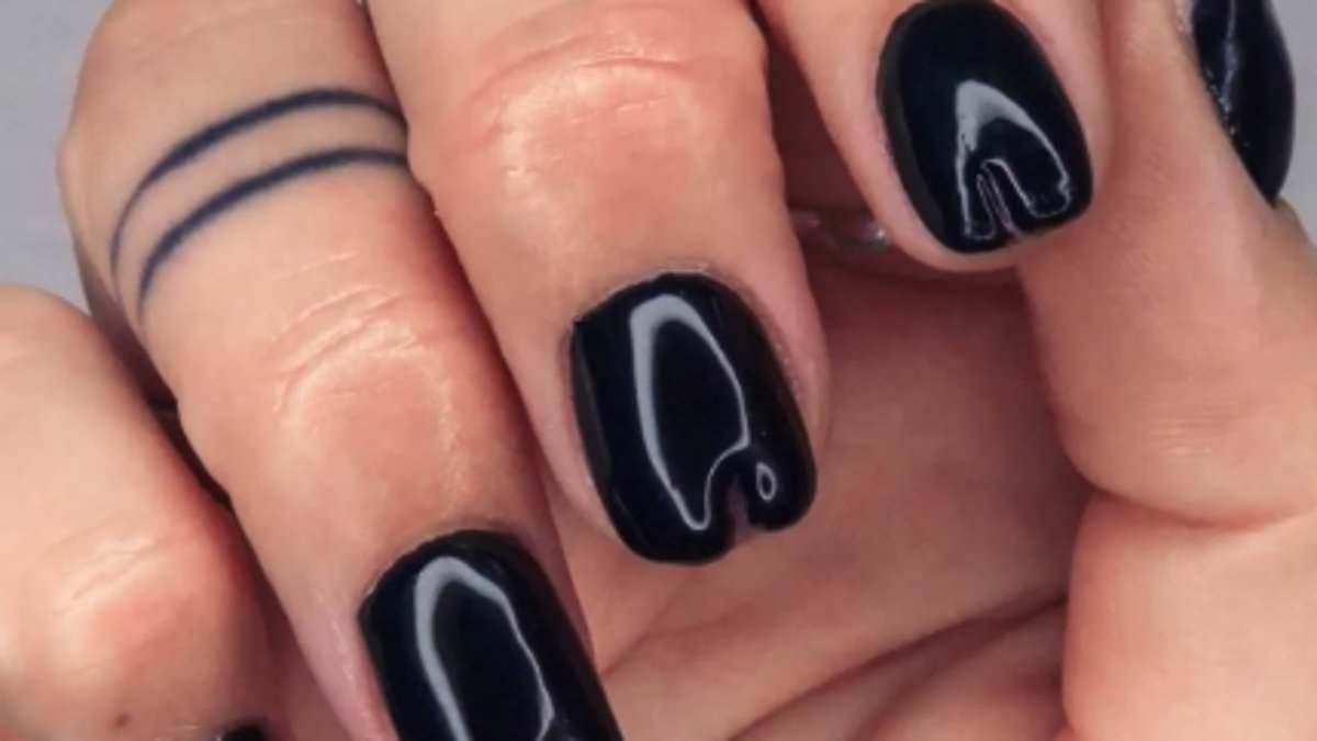 Tabi nails divide fashion fans as split-toe manicure goes viral