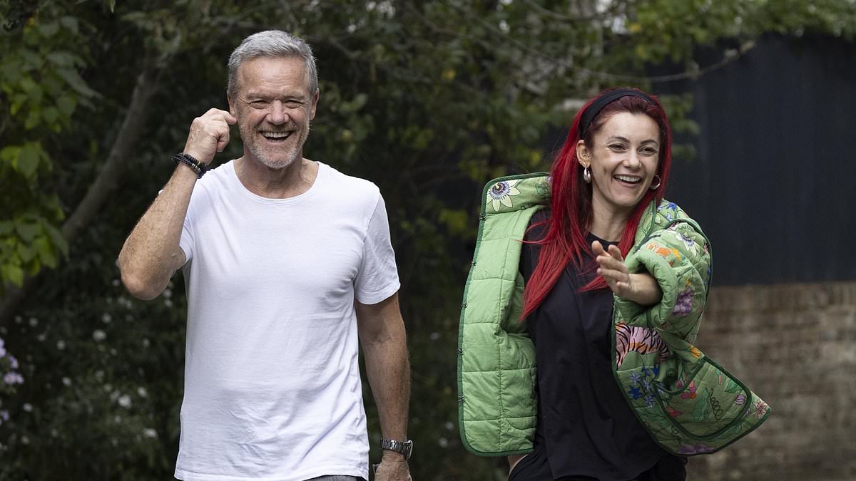 Pregnant Dianne Buswell and Stefan Dennis stock up on bath salts as Strictly training begins