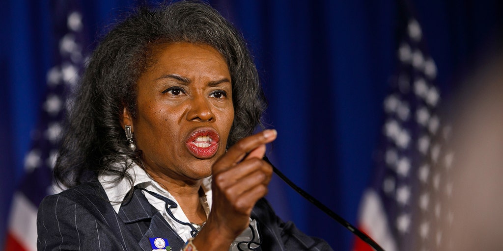 Earle-Sears decries Fairfax transgender policy as 'nonsense' at campaign stop