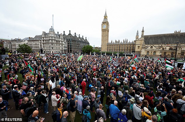 Demonstrators gather in London as the state visit proceeds
