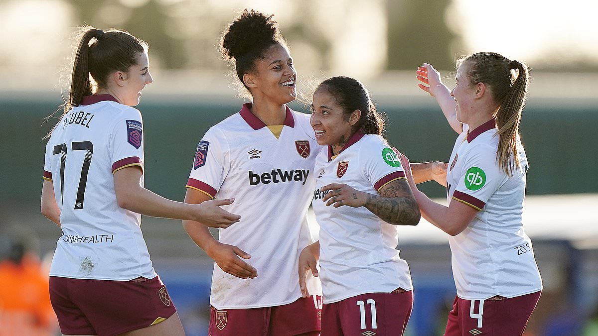 West Ham-London Stadium row escalates as club alleges landlords demand double fees to host WSL matches