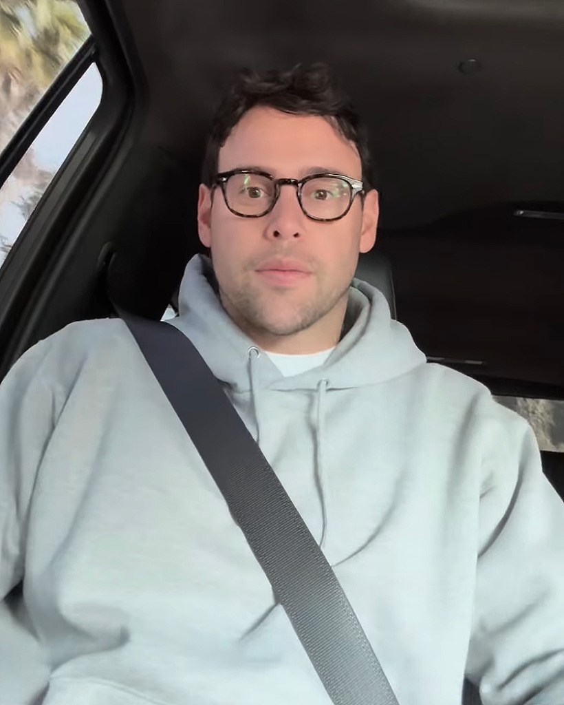 Sydney Sweeney and Scooter Braun dined at Jon and Vinny's