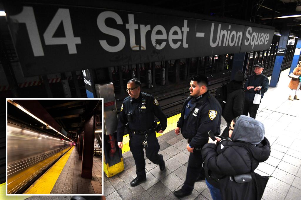 Homeless career criminal accused of shoving off-duty NYPD officer onto subway tracks