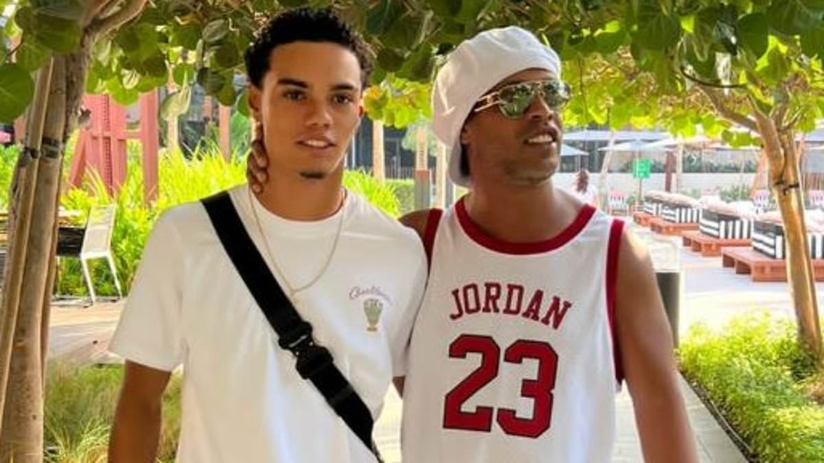 Ronaldinho’s son Joao Mendes reportedly joins Hull City to continue development