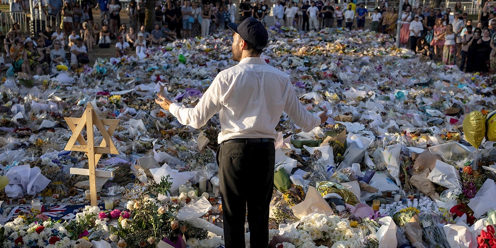 Hanukkah attack memorial at Bondi Beach