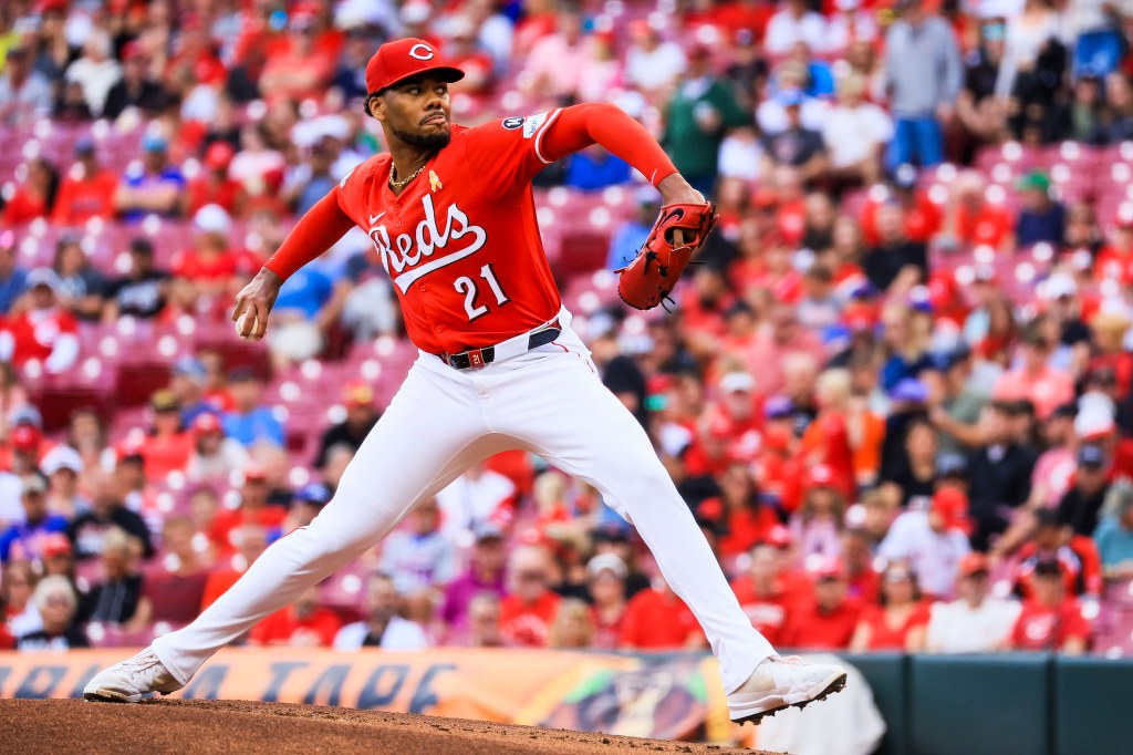 Cincinnati Reds starting pitcher Hunter