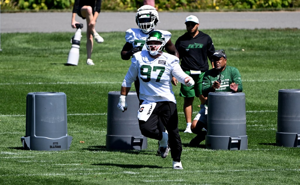 Harrison Phillips to Make Jets Debut After Quick Transition From Vikings