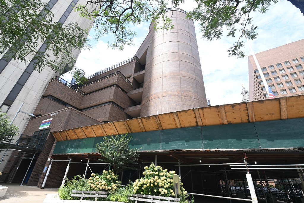 NYC high school aide fired after lunchtime sex with student; second aide under SCI probe