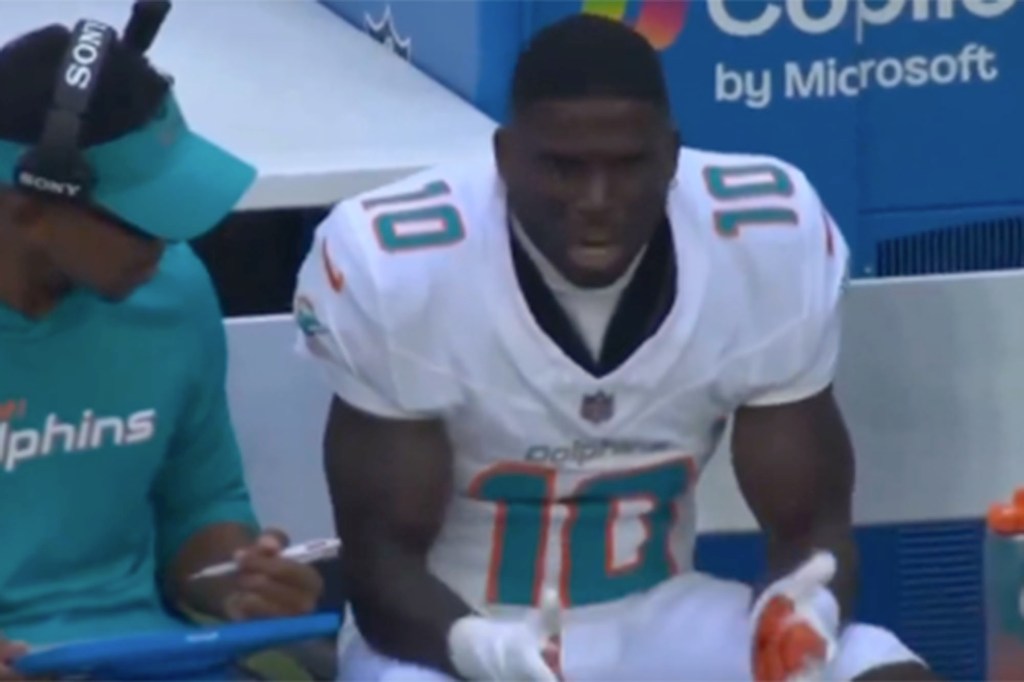Tyreek Hill Appears Frustrated on Dolphins' Sideline in Season-Opening 33-8 Loss to Colts
