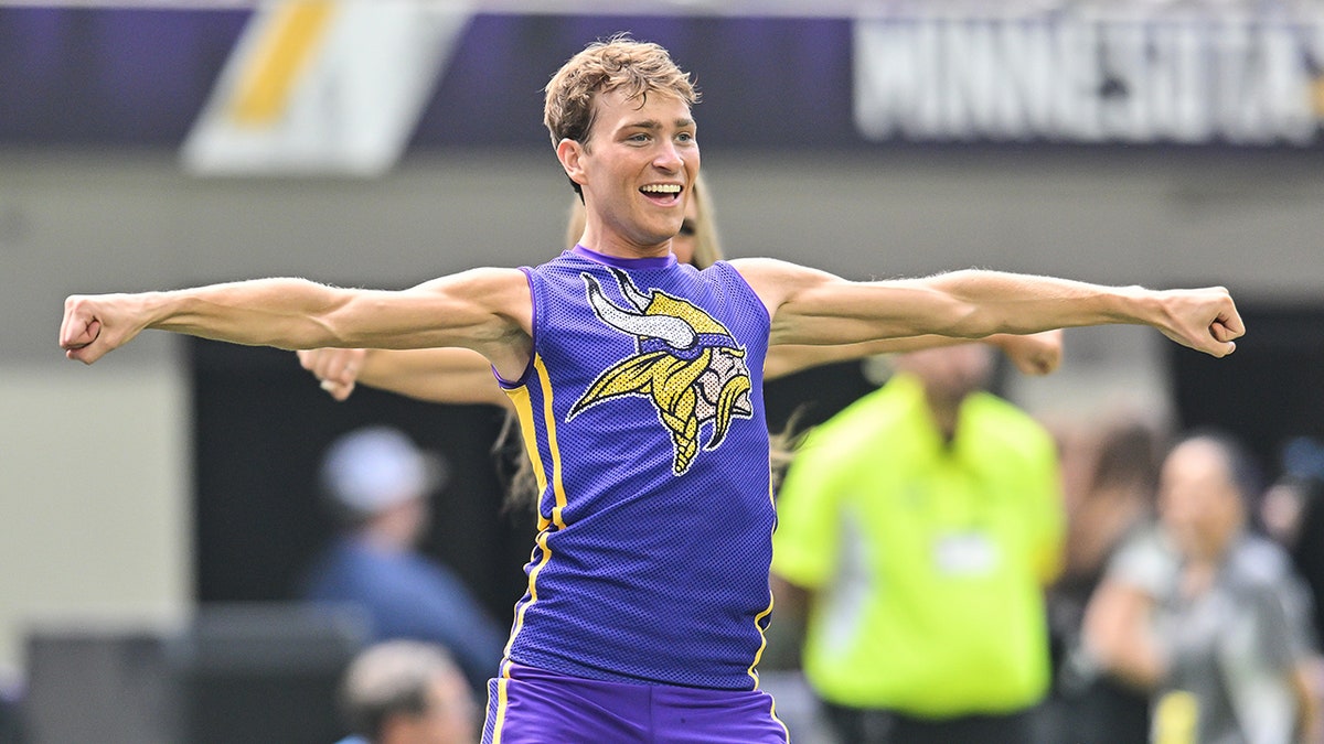 Louie Conn on sideline