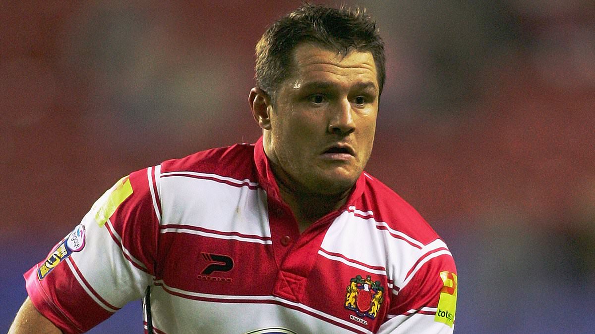 Wigan Warriors mark 15 years since Terry Newton's death with suicide-prevention drive
