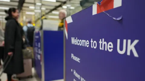 World: Starmer seeks lessons from world leaders as Reform UK challenge grows