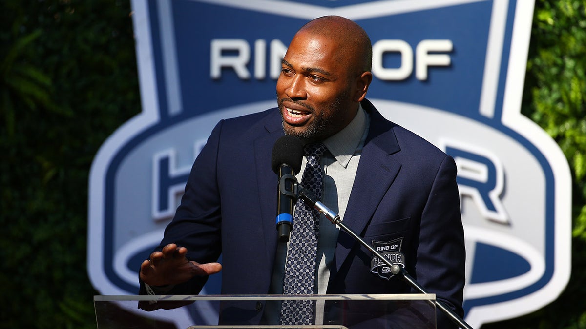 Ex-NFL MVP Shaun Alexander reveals he's expecting 14th child