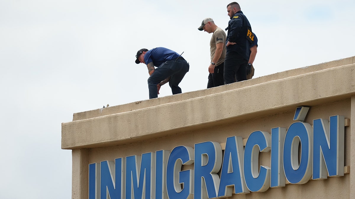 Investigation at Dallas ICE facility with responders