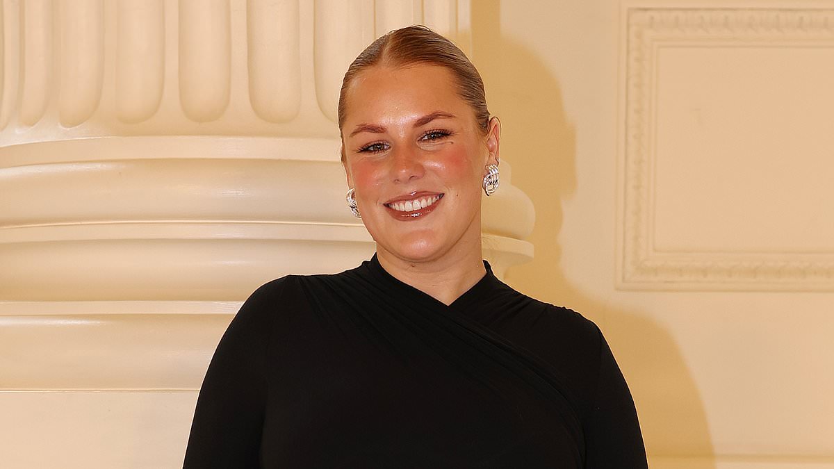 Brooke Warne leads celebrity arrivals at Effie Kats S26 runway show in Melbourne