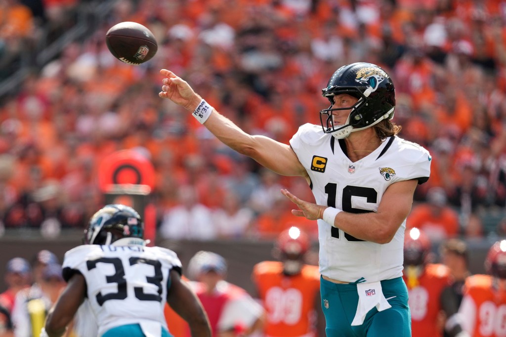 Jaguars coach Liam Coen says sideline spat with Trevor Lawrence was ‘not personal’ after viral clip