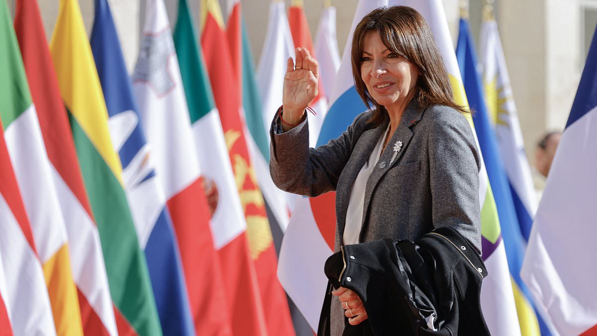 Paris mayor Hidalgo faces fresh scrutiny over designer-dress expenses