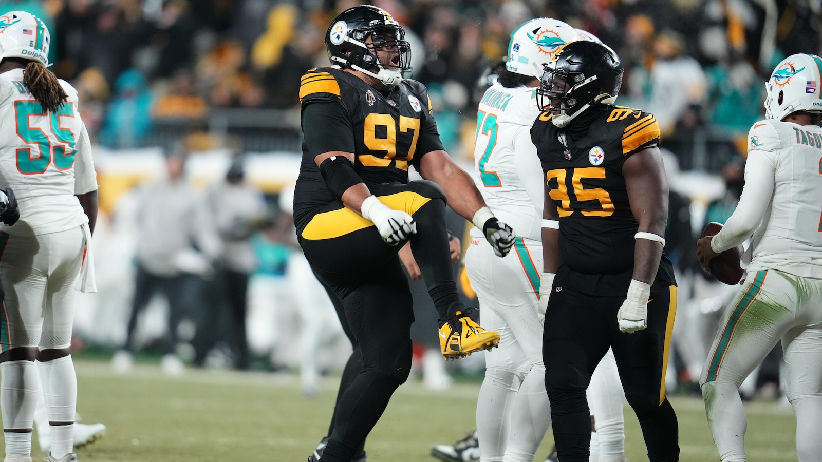 Steelers pass eye test with 28-15 win over Dolphins